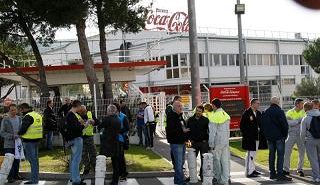 Solidaridad con los trabajadores que están en huelga en la empresa de la COCA- COLA en Alemania