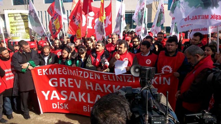 Delegación de PAME en la manifestación del Sindicato Birlesik Metal – Is en Turquía (2)