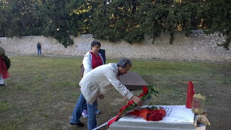 Το ΠΑΜΕ κατέθεσε στεφάνι την πρωτομαγιά