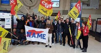 Αντιπροσωπεία του ΠΑΜΕ βρέθηκε στη Γαλλία για να εκφράσει την αλληλεγγύη και τη στήριξη στον Λαό της Γαλλίας