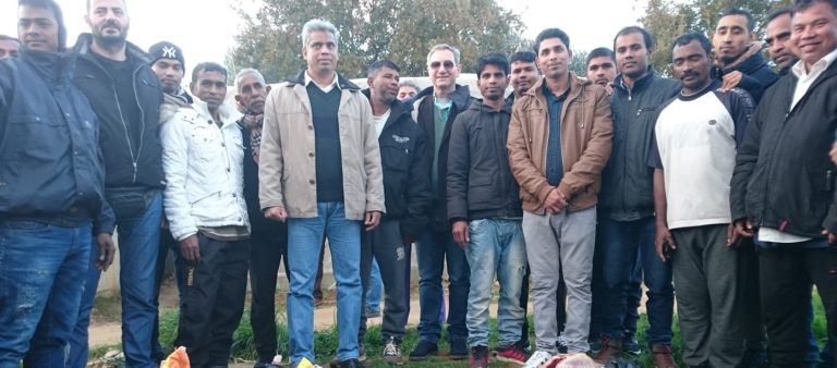 Επίσκεψη αντιπροσωπείας του ΠΑΜΕ στους εργάτες γης στη Ν. Μανωλάδα (VIDEO-ΦΩΤΟ)