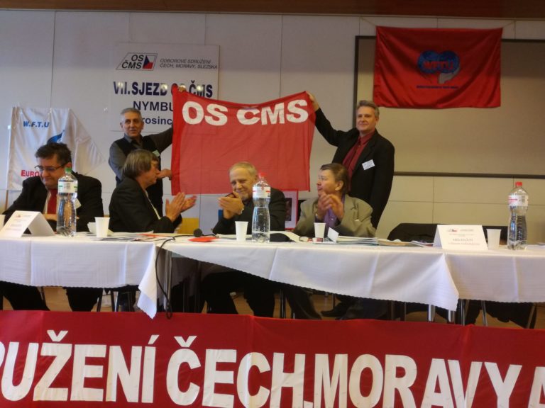 Solidaridad de PAME, Grecia, con los trabajadores de la Planta ZETOR en la República Checa