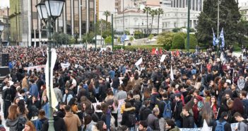 Demostración deTrabajadores- Estudiantes – Padres por Educación Pública Gratuita Para todos