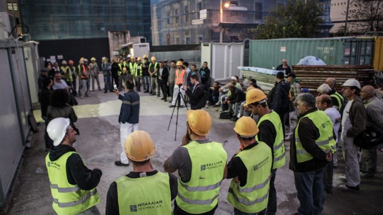 ΕΚ Μασσαλίας-Συνδικάτο Οικοδόμων περιοδεία εργοτάξιο Παπαστράτος