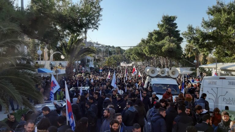 Μεγάλη συγκέντρωση συνδικάτων στο συνέδριο παρωδία της ΓΣΕΕ(ΦΩΤΟ-VIDEO)