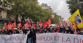 PAME Solidarité Avec La Manifestation Ouvrière Du 17 Octobre À Paris