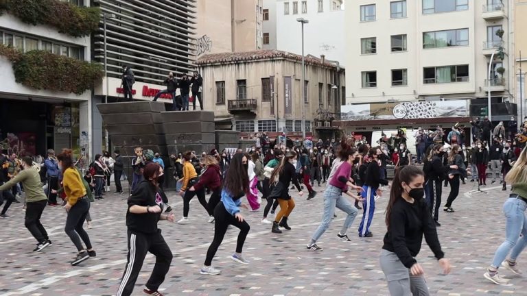 Δρώμενο των καλλιτεχνικών σωματείων στο Μοναστηράκι(VIDEO)