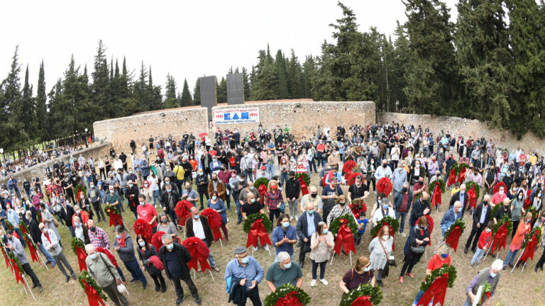 Κατάθεση στεφάνων απο ΠΑΜΕ – Σωματεία και Φορείς στη Καισαριανή(ΦΩΤΟ-VIDEO)