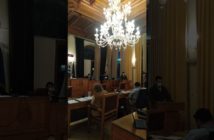 Παρέμβαση του Δ. Βουρλιώτη, πρόεδρου Συνδικάτου Γάλακτος Τροφίμων και Ποτών στην κινητοποίηση συνδικάτων Ν. Ηρακλείου στο Δημοτικό Συμβούλιο