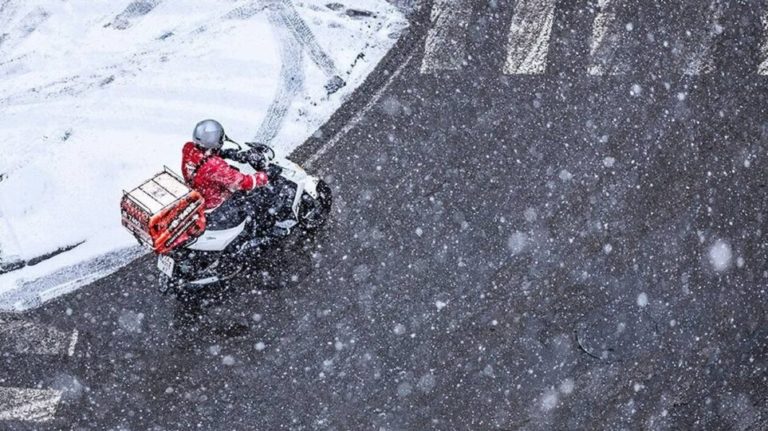 Άμεσα μέτρα προστασίας των εργαζομένων από το νέο κύμα χιονοπτώσεων