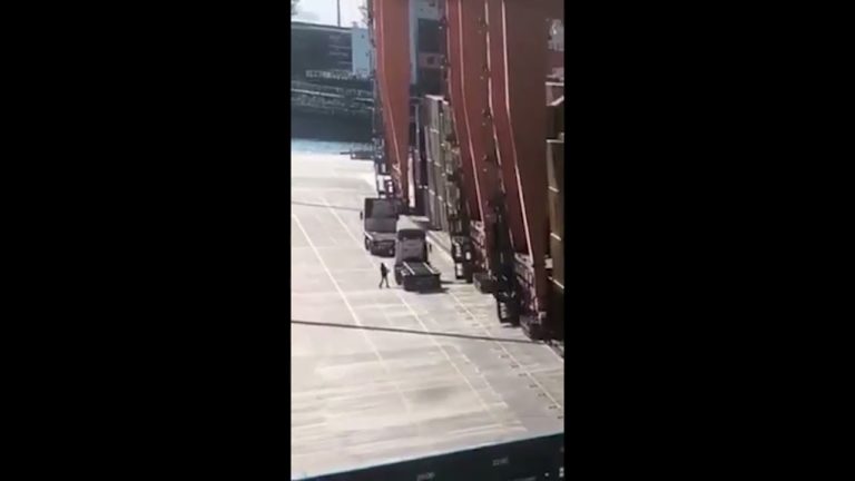 Καταγγελία ΕΝΕΔΕΠ – COSCO για ελλιπή μέτρα προστασίας στο λιμάνι του Πειραιά(VIDEO)