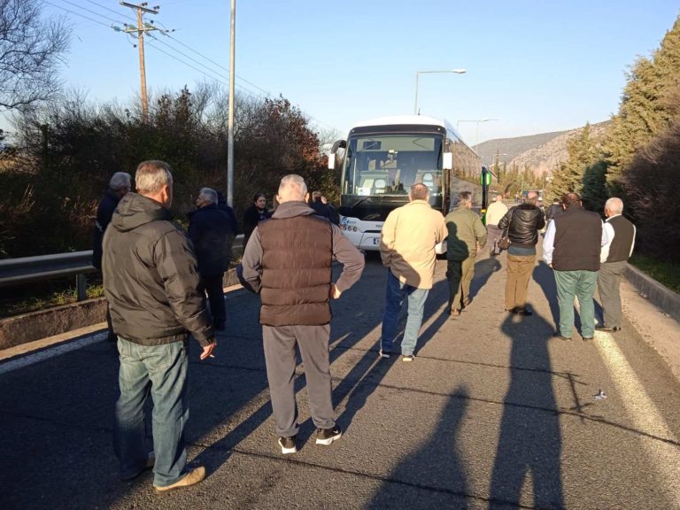 Από νωρίς η αναχώρηση των εργαζομένων από ΛΑΡΚΟ και ΠΕΤΡΕΛΑΙΑ ΚΑΒΑΛΑΣ για το συλλαλητήριο στο Σύνταγμα(ΦΩΤΟ-BINTEO)