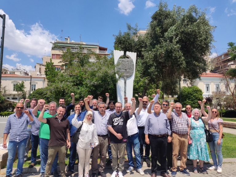 Κατάθεση στεφάνων από διεθνείς αντιπροσωπείες στο μνημείο των δολοφονημένων εργατών στο Πασαλιμάνι ΦΩΤΟ