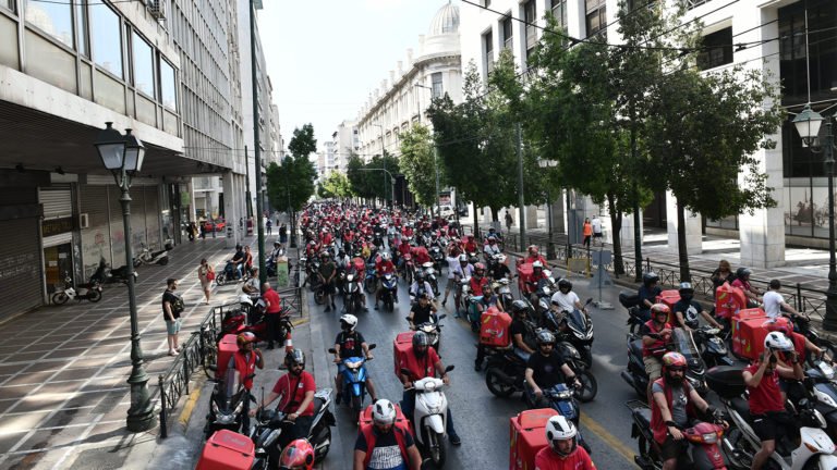 Μεγάλη μοτοπορεία των διανομέων της Efood(ΦΩΤΟ-ΒΙΝΤΕΟ)