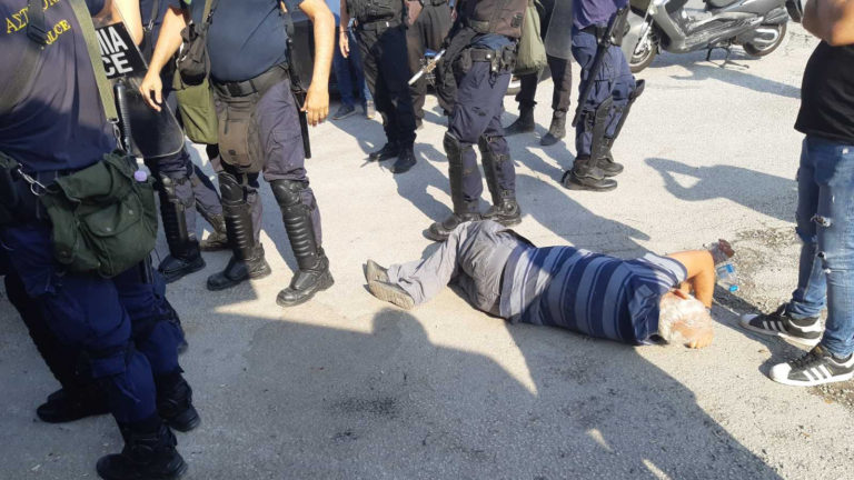 Επίθεση των ΜΑΤ στους απεργούς της ΜΑΛΑΜΑΤΙΝΑ(VIDEO-ΦΩΤΟ)