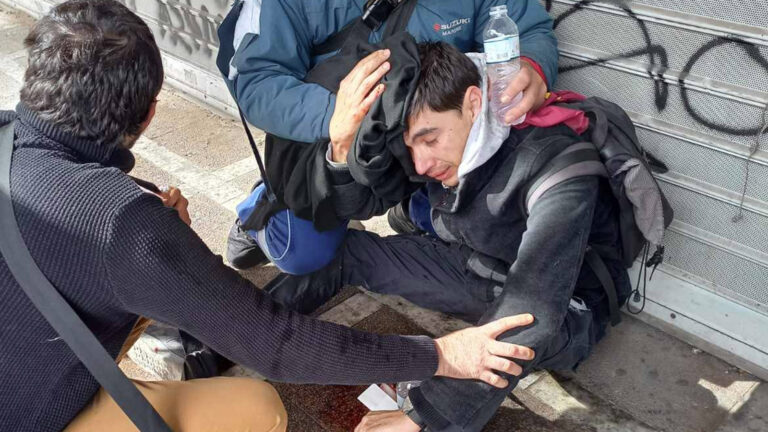 Επίθεση των αστυνομικών δυνάμεων σε συγκέντρωση εργαζομένων του Επισιτισμού στο υπ.Εργασίας(ΒΙΝΤΕΟ-ΦΩΤΟ)