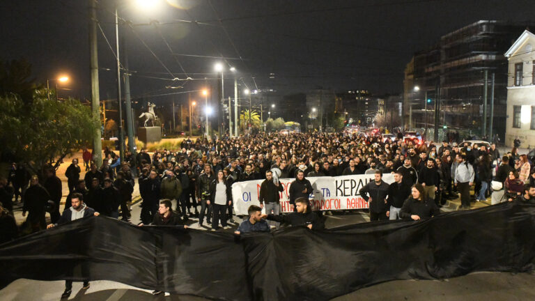 Όλες και όλοι σήμερα στις σημερινές συγκεντρώσεις στην Αθήνα και σε άλλες πόλεις για να μην περάσει η συγκάλυψη