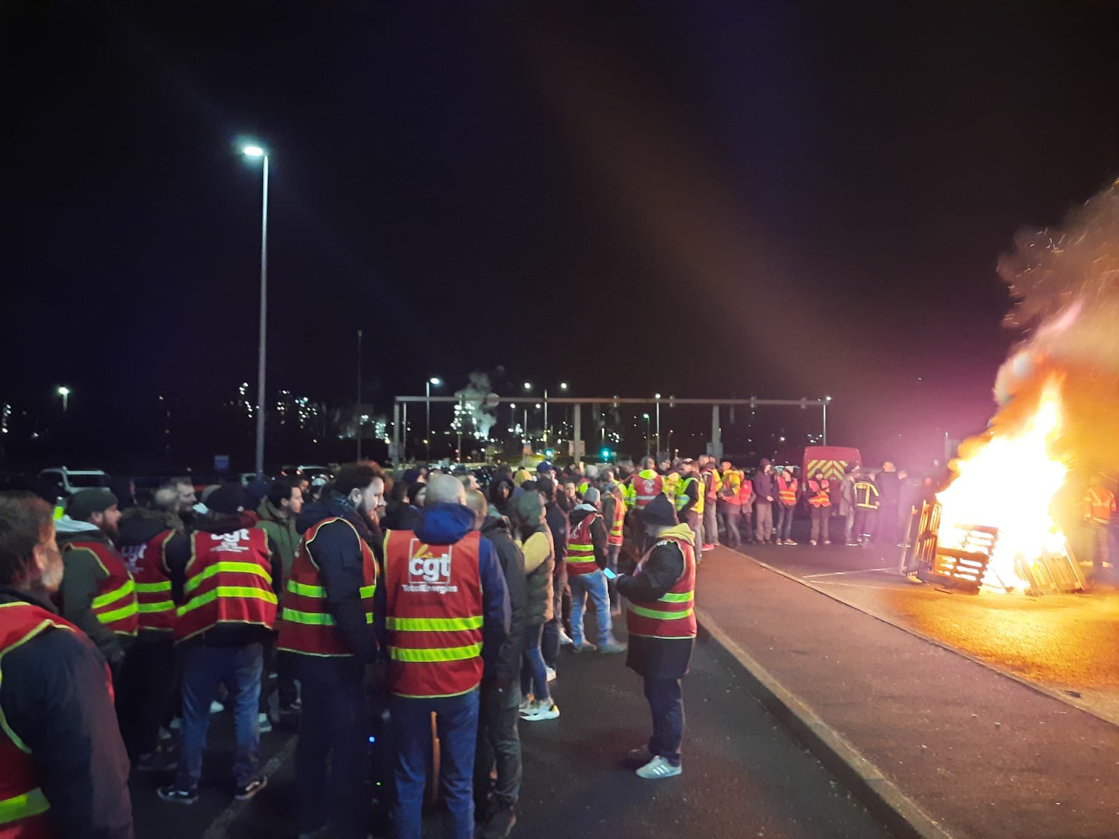 Η αποστολή του ΠΑΜΕ βρίσκεται στην Γαλλία &#8211; Μάχη για την επιτυχία της απεργίας από τους Γάλλους εργάτες(ΒΙΝΤΕΟ-ΦΩΤΟ)