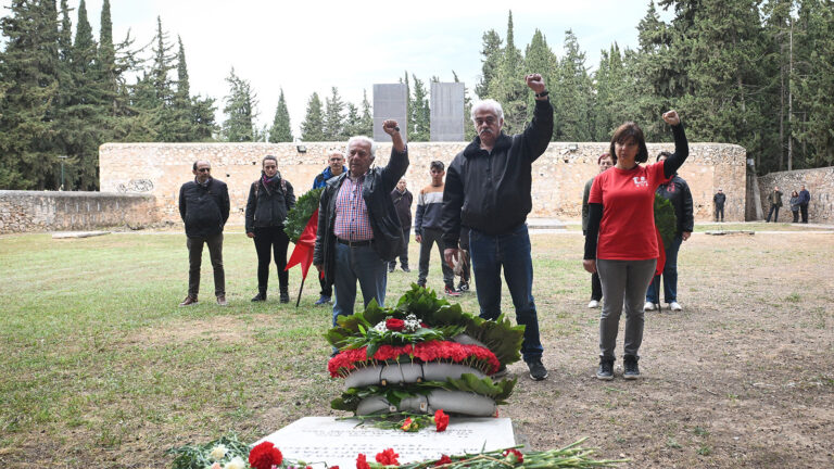 Καταθέσεις στεφάνων στο Πολυτεχνείο και Σκοπευτήριο Καισαριανής(ΒΙΝΤΕΟ-ΦΩΤΟ)
