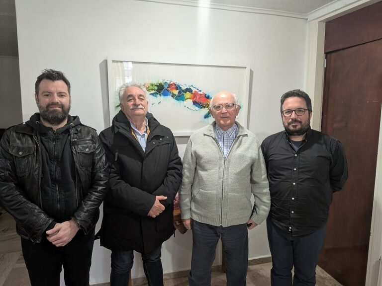 Visita de una delegación de PAME a la embajada de Cuba en Atenas para expresar su solidaridad contra las amenazas y la agresión imperialista de EE. UU